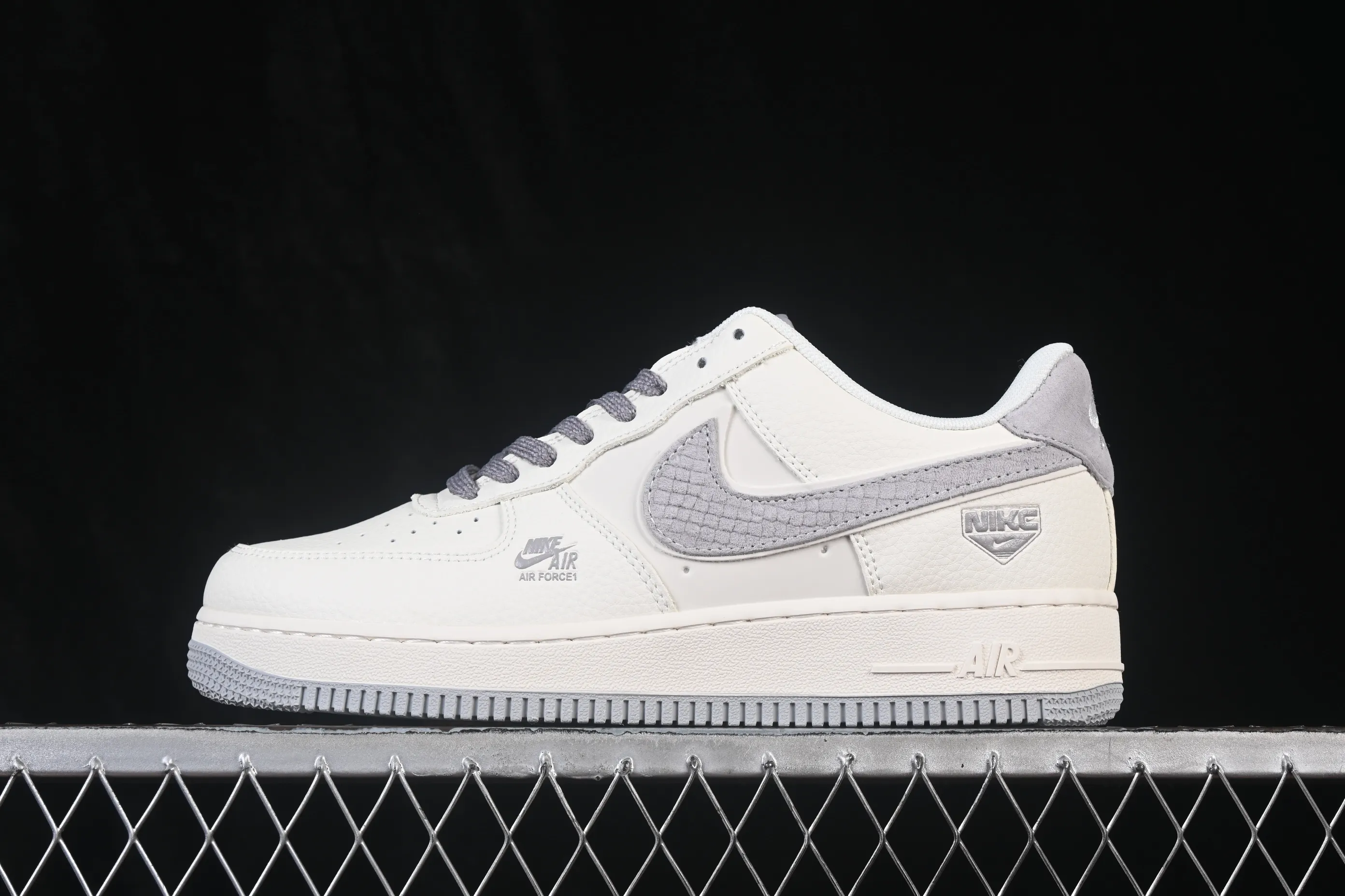 All categories Nk Air Force 1 Air Force series Nk Air Force 1 Low Air Force low-top Nike Air Force 1'07 Low off-white matt gray Air Force 1 low-top casual sneakers DN9688-107